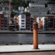 Louis Poulsen Bysted Vloerlamp - 3000K Voetplaat Dali - Bruin