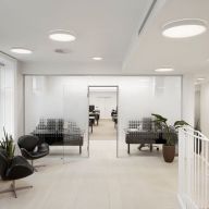 Louis Poulsen Slim Round 440 Semi-recessed Plafondlamp - Kelvin instelbaar Dali - Prismatic - Wit