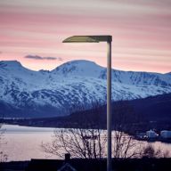 Louis Poulsen Xperi Lantaarnpaal - 3000K 3562lm Dali - Montage: 76 mast - Asy2 - No Uplight -Aluminium