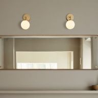 Nuura Apiales Bedrade Wandlamp - Messing - Opaal