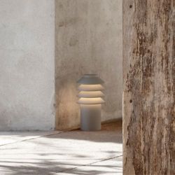 Louis Poulsen Bysted Garden Short Vloerlamp - 2700K Voetplaat met adapter - Aluminium