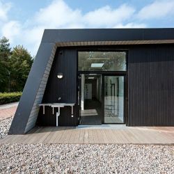 Louis Poulsen Skot Wandlamp - 3000K - Half afgeschermd - Opaal - Donkergrijs