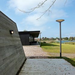 Louis Poulsen Skot Wandlamp - 3000K - Half afgeschermd - Opaal - Donkergrijs