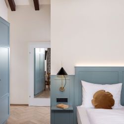 Louis Poulsen Yuh Wandlamp - 2700K - Wit/messing