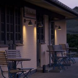 Louis Poulsen Toldbod 220 Wandlamp - GX24q-3 - Zwart