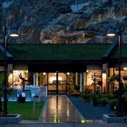 Louis Poulsen Toldbod Post 290 Lantaarnpaal - 48 - 3000K Nightdim - Zwart