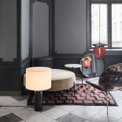 Gubi Gravity Small Tafellamp - Zwart marmer & Wit