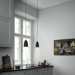 Gubi Grasshoppa Hanglamp - Messing & Antraciet grijs