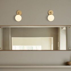 Nuura Apiales Bedrade Wandlamp - Messing - Opaal