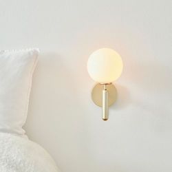 Nuura Miira Wandlamp - Messing - Opaal