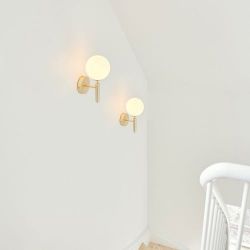 Nuura Miira Wandlamp - Messing - Opaal