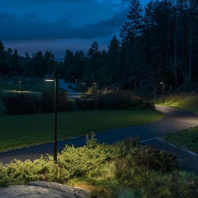 Louis Poulsen Toldbod Post 290 Lantaarnpaal - 48 - 3000K Nightdim - Zwart