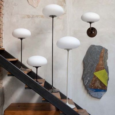 Gubi Stemlite H150 Vloerlamp - Zwart rood