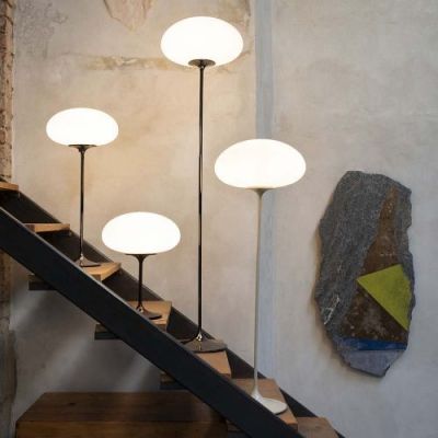 Gubi Stemlite H42 Tafellamp - Zwart rood
